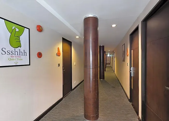 Hotel Arawana Express Phromphong 3*